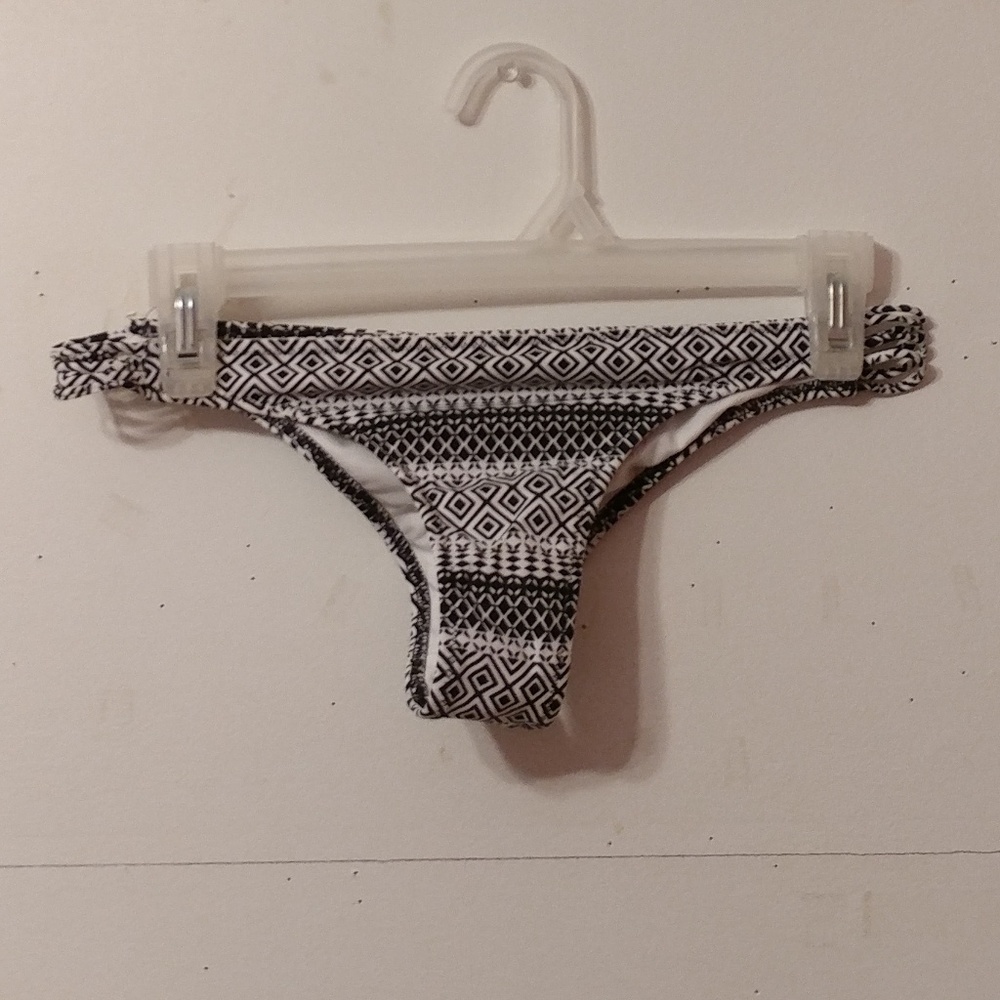 NWOT Victoria's Secret Bikini Bottom